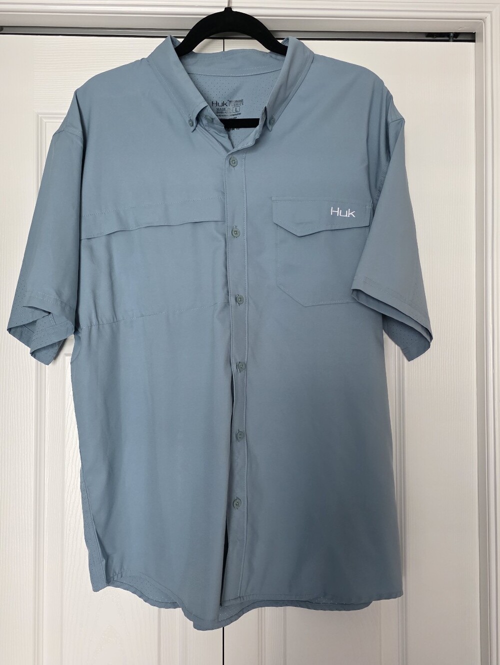 Huk Men's Light Blue Short Sleeve Fishing Shirt - Picture 2 of 6